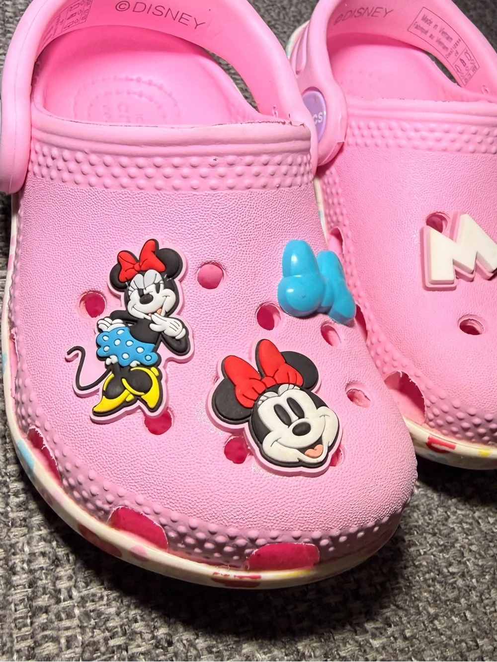 Crocs x Disney Toddler Girls Minnie and Friends Classic Clogs size C6 - Picture 5 of 9